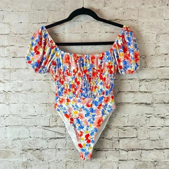 NWT L*Space Marilyn Floral Print One Piece Swimsuit Size 4 Flowers Forever Beach - Picture 2 of 11